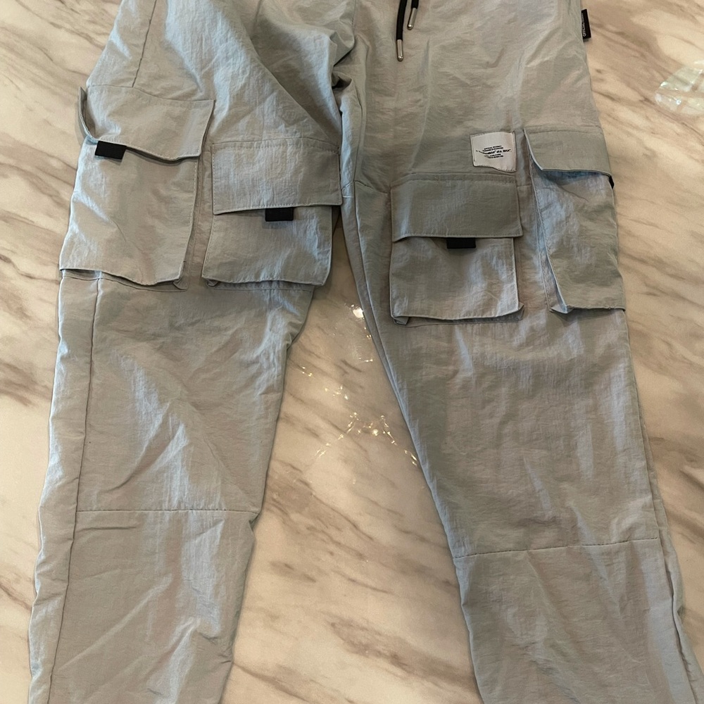 boohooMAN grey cargo pants. Men/Women